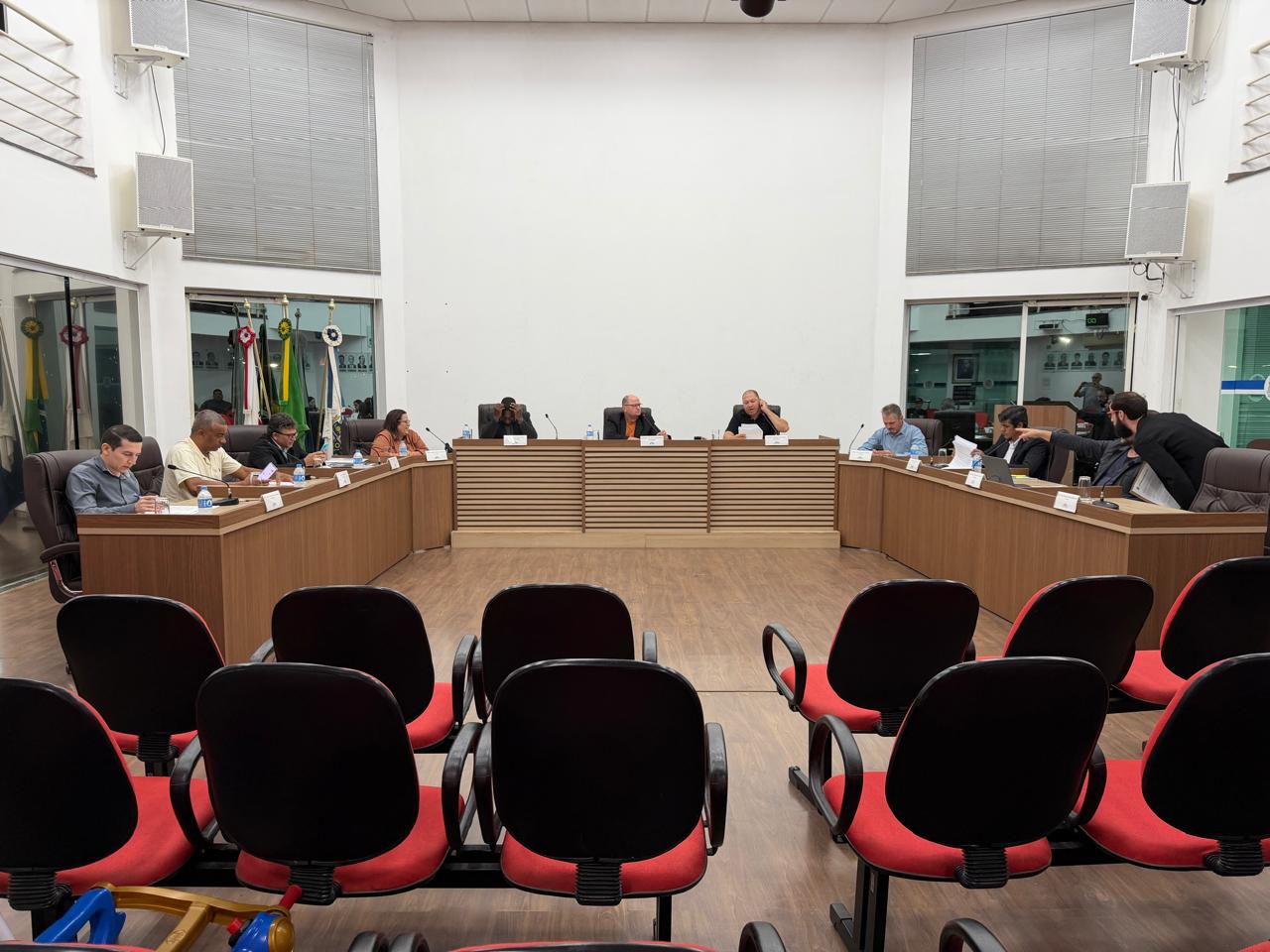 Plenário aprova projetos de autoria do Legislativo em 1ª sessão ordinária de maio