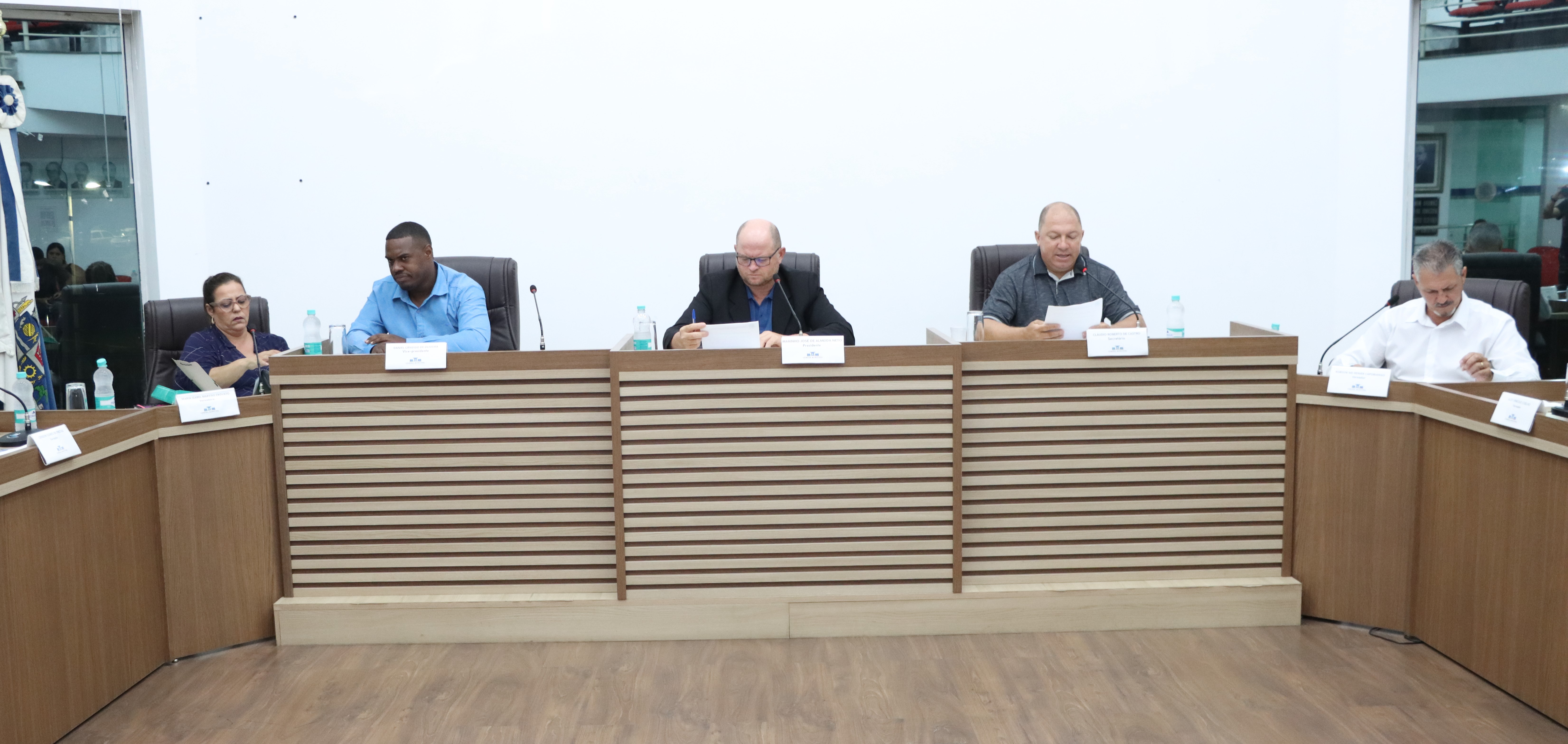 Plenário aprova Projetos de Resolução sobre concessão de Títulos de Cidadania Honorária