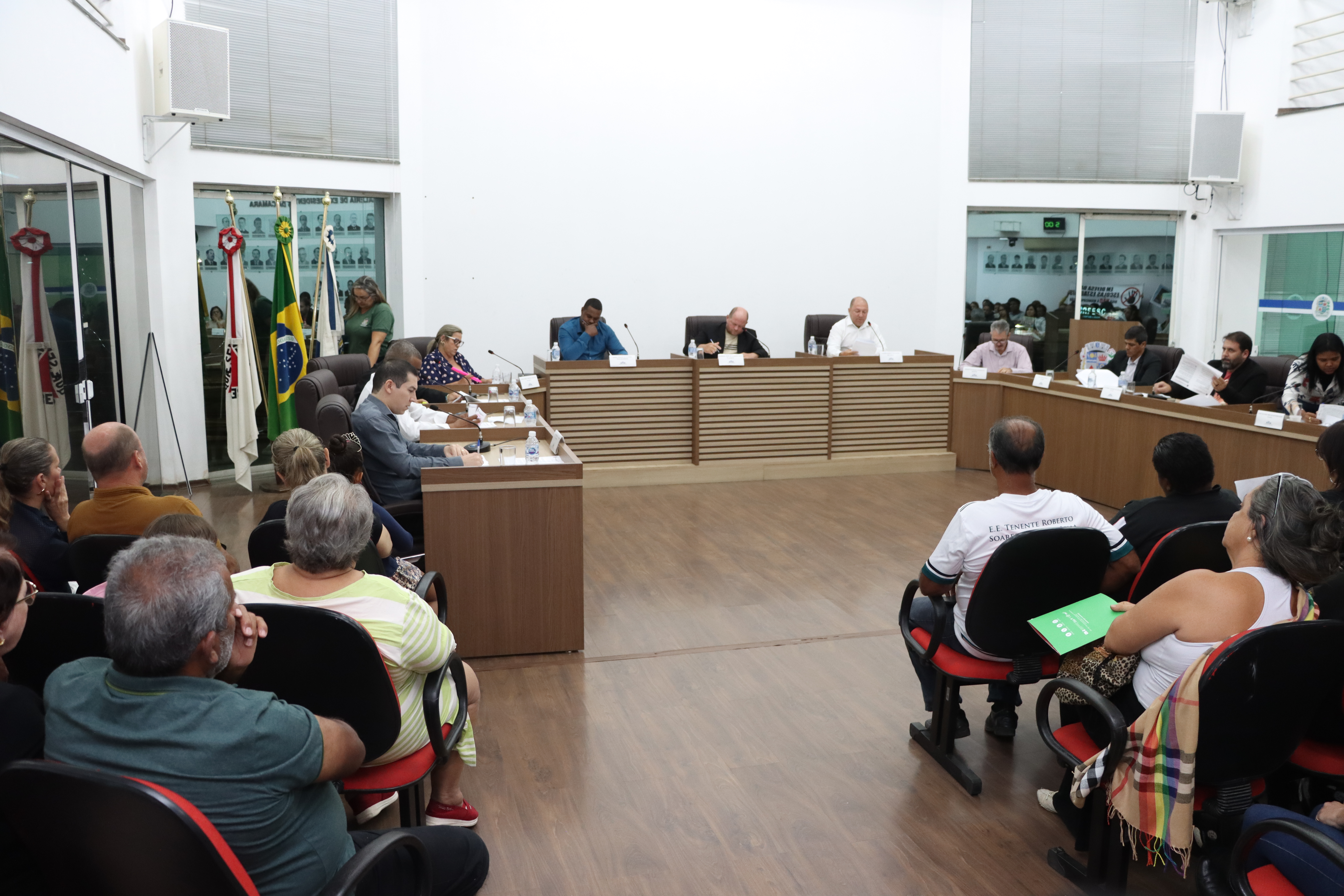 Plenário aprova quatro projetos de lei de autoria do Legislativo