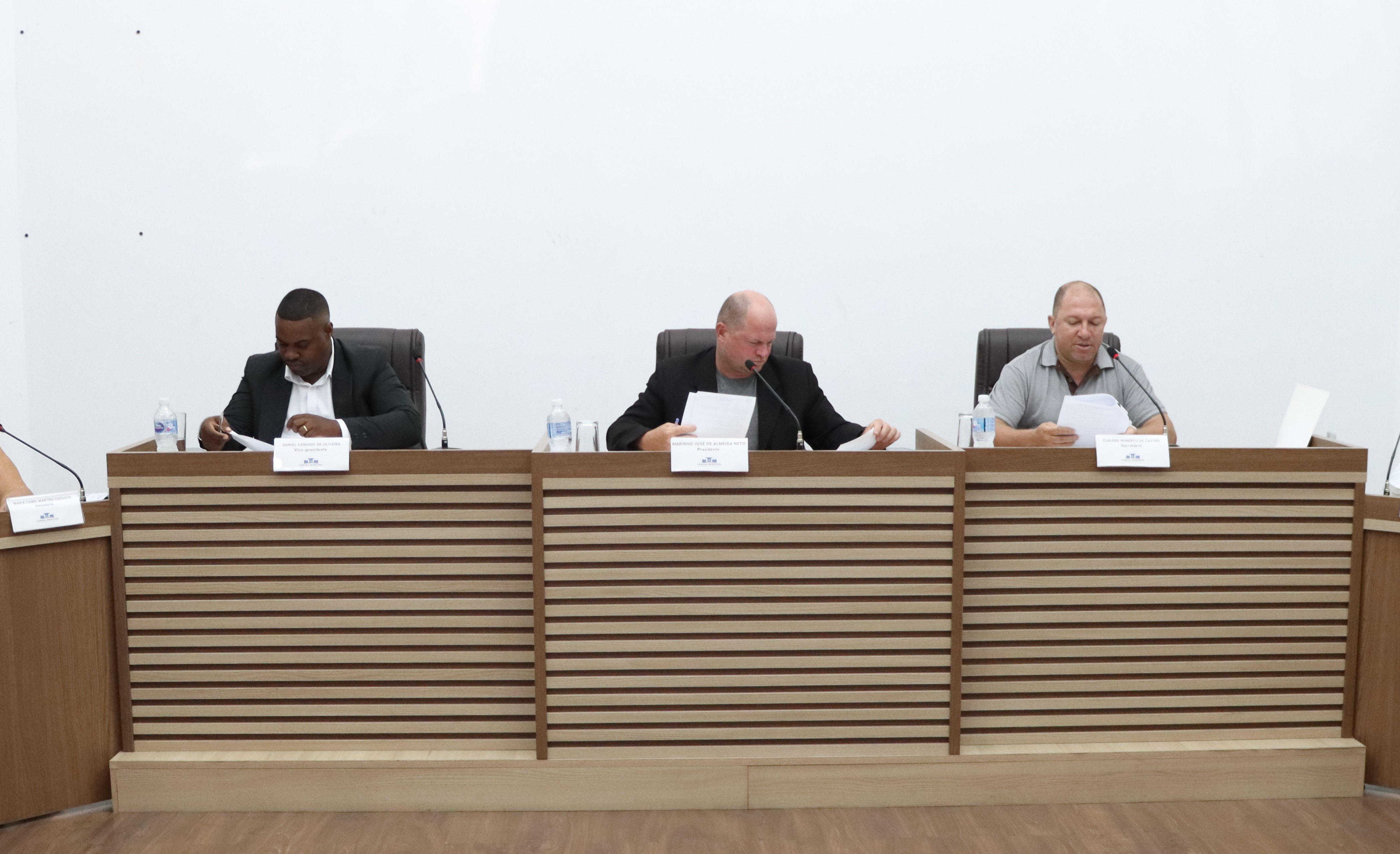 Plenário aprova três dos quatro projetos do Legislativo em pauta na 3ª sessão do mês