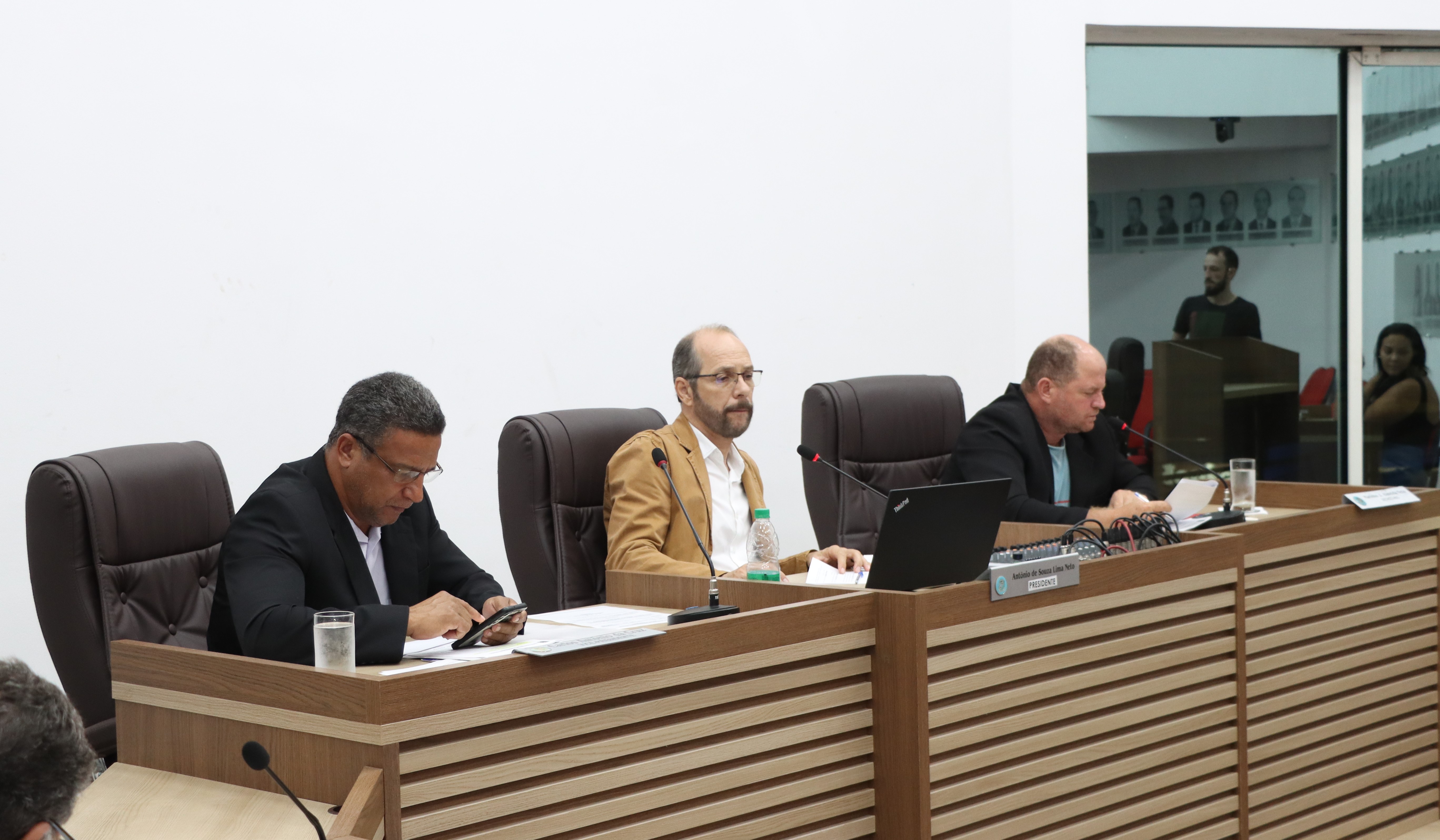 Projetos do Legislativo são aprovados em 1ª sessão do mês de dezembro