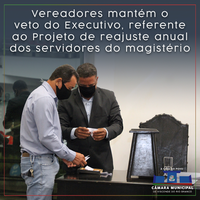 Vereadores mantém veto do executivo à emenda sobre o projeto de reajuste salarial dos servidores em votação apertada.